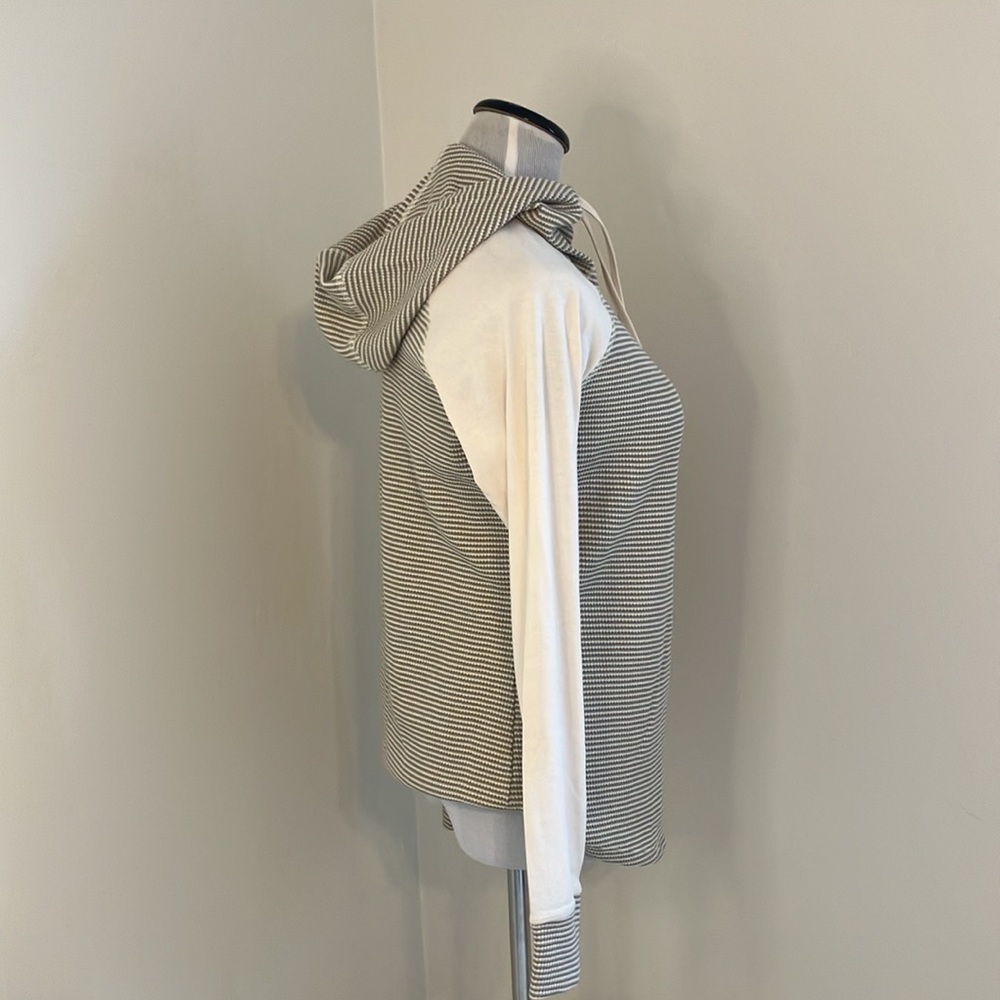 Women's Cascade Gorge Hoodie: size large - Picture 3 of 8